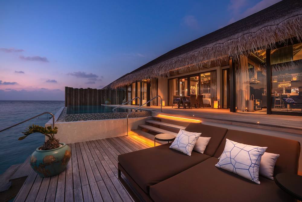 Sunset Deluxe Water Pool Villa